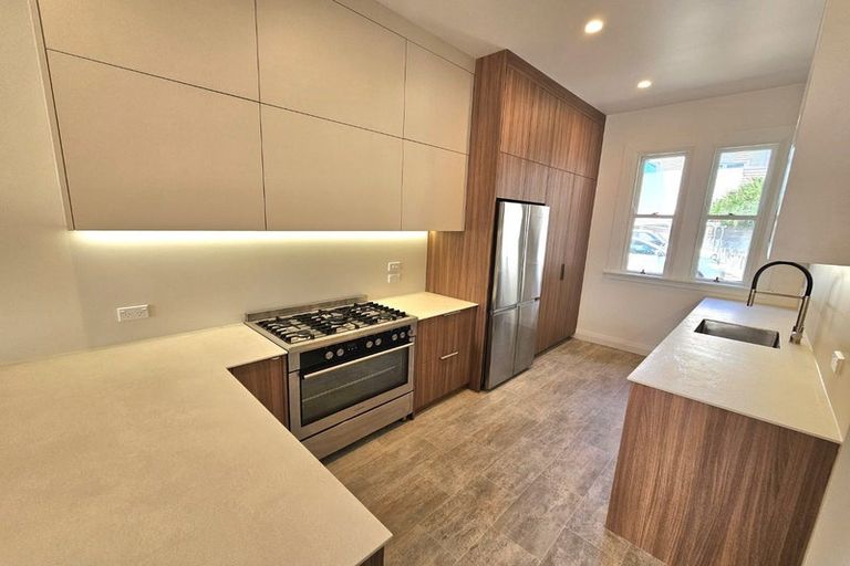 Photo of property in 512 Devon Street East, Strandon, New Plymouth, 4312