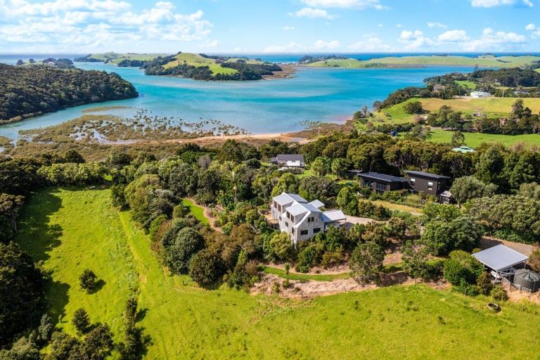 Photo of property in 64 Arahiwi Rise, Pataua South, Onerahi, 0192