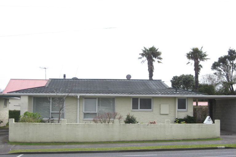 Photo of property in 1 Hori Street, Vogeltown, New Plymouth, 4310