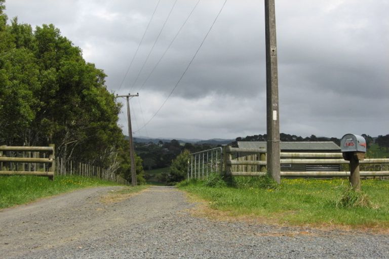 Photo of property in 145 Hanham Road, Kumeu, 0891