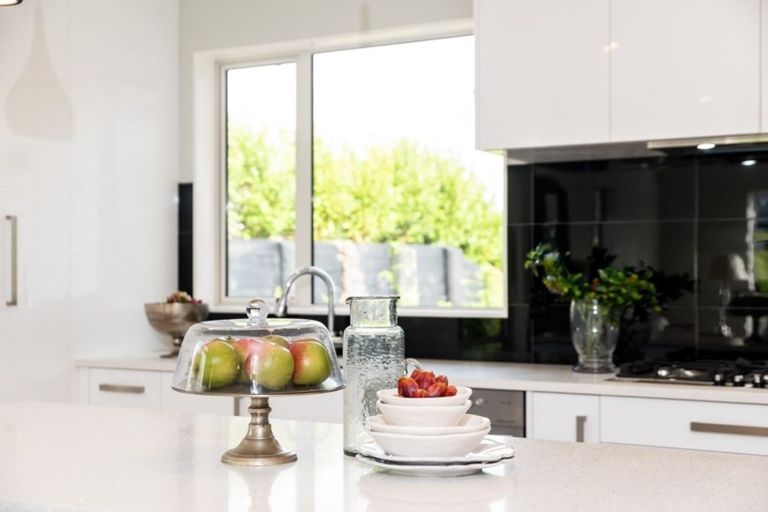 Photo of property in 17 Boocock Crescent, Orewa, 0931