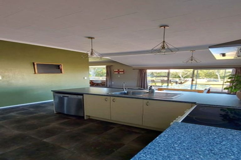 Photo of property in 1394 Devon Road, Brixton, Waitara, 4382