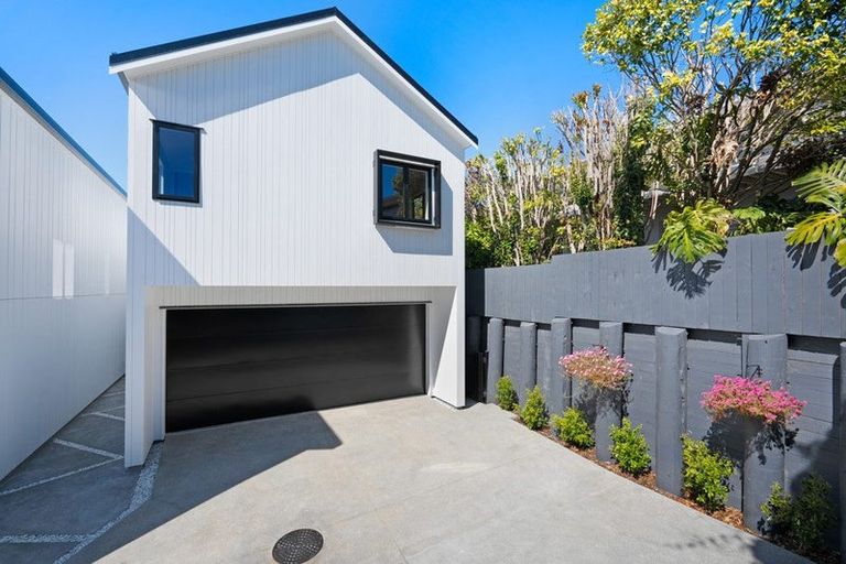 Photo of property in 15c Kiri Place, Mairangi Bay, Auckland, 0630