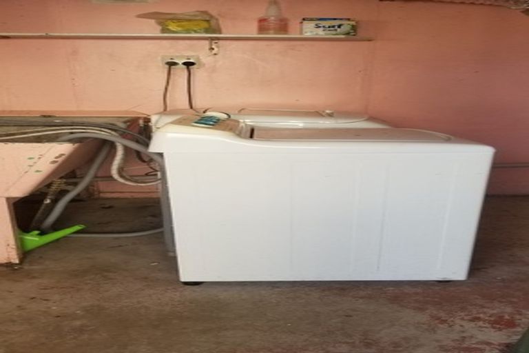 Photo of property in 11 Kohekohe Street, New Lynn, Auckland, 0600