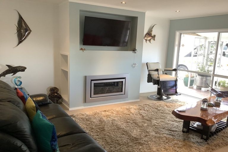 Photo of property in 2/28 Onepoto Road, Hauraki, Auckland, 0622