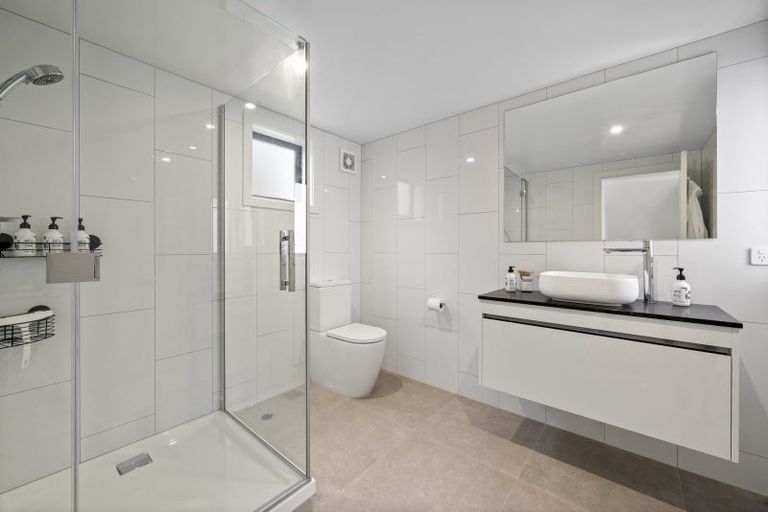 Photo of property in 4 Robieson Lane, Roseneath, Wellington, 6011