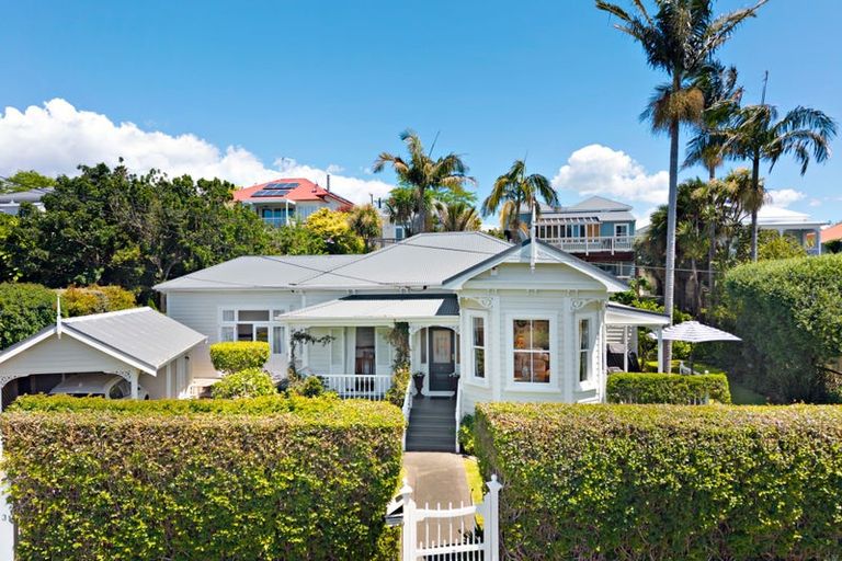 Photo of property in 31 Shoal Bay Road, Devonport, Auckland, 0624