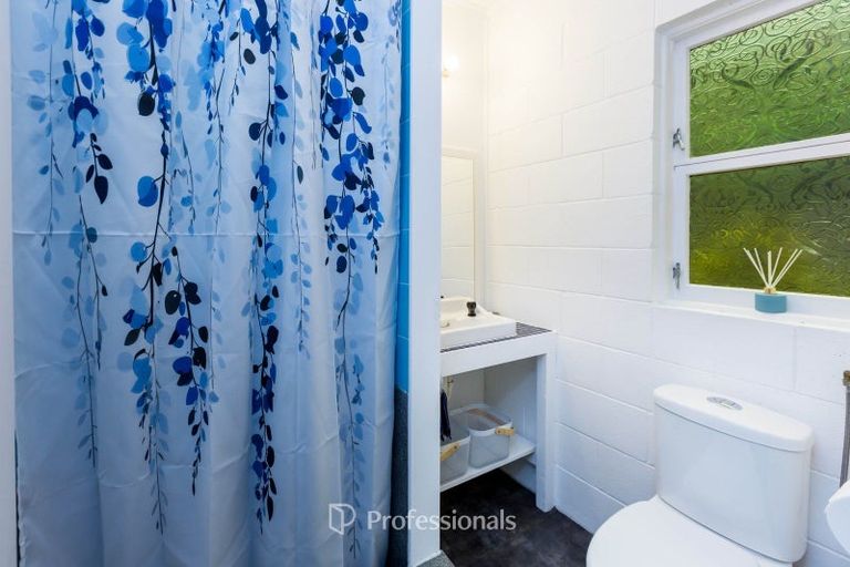 Photo of property in 52 Cypress Drive, Maungaraki, Lower Hutt, 5010