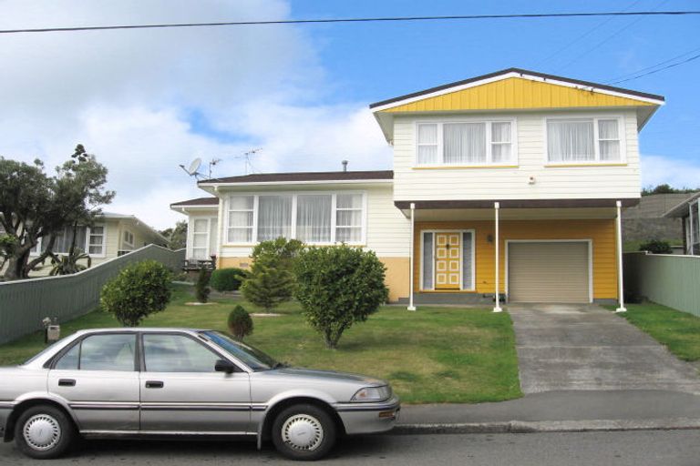 Photo of property in 21 Bancroft Terrace, Newlands, Wellington, 6037