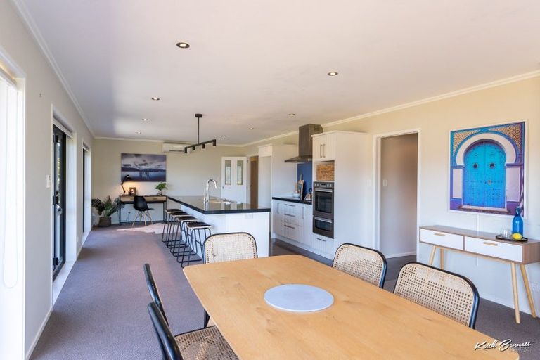 Photo of property in 43 Percy Kinsman Crescent, Riverstone Terraces, Upper Hutt, 5018
