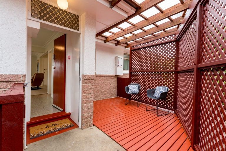 Photo of property in 9 Honeystone Street, Helensburgh, Dunedin, 9010