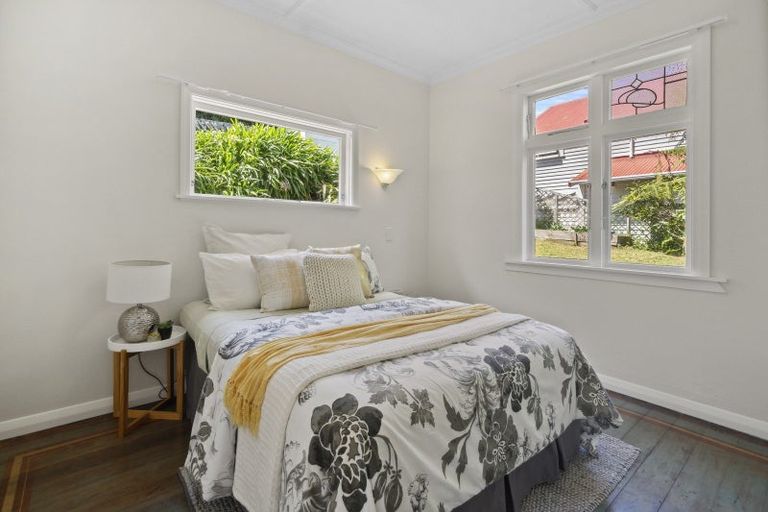 Photo of property in 11 Aranoni Street, Island Bay, Wellington, 6023