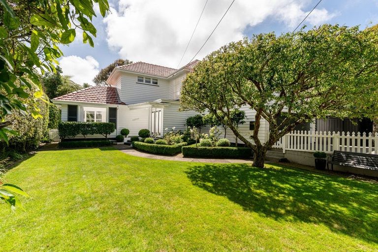 Photo of property in 110 Karori Road, Karori, Wellington, 6012