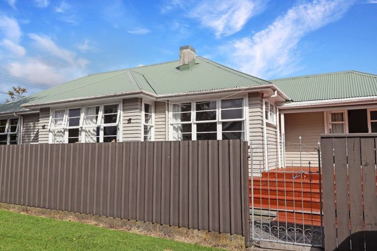 Photo of property in 15 Exchange Street, Ebdentown, Upper Hutt, 5018
