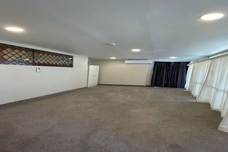 Photo of property in 1 Winchester Street, Levin, 5510