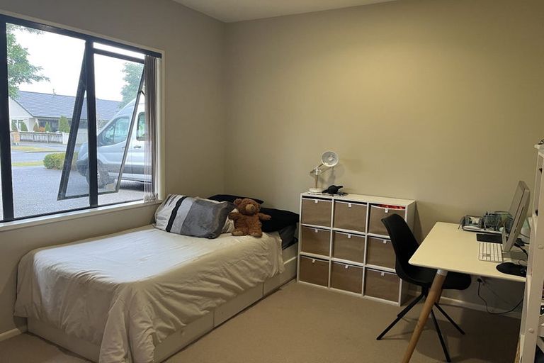 Photo of property in 39 Abby Road, Fitzherbert, Palmerston North, 4410