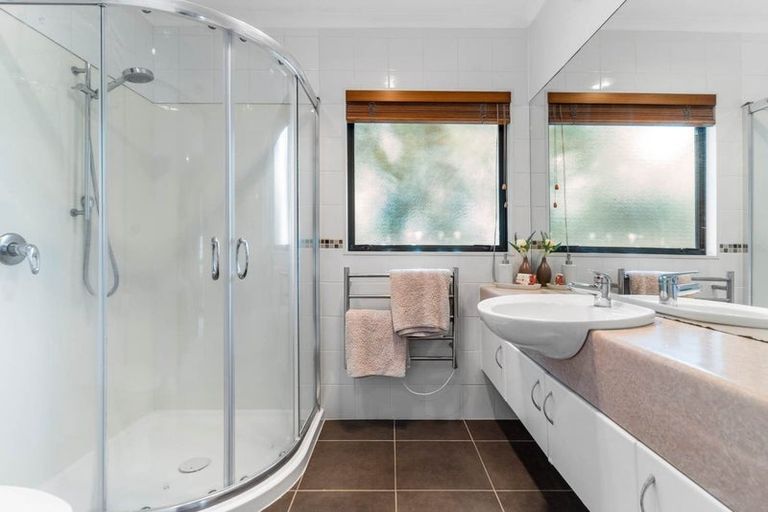 Photo of property in 25 Emyvalie Place, Dannemora, Auckland, 2016