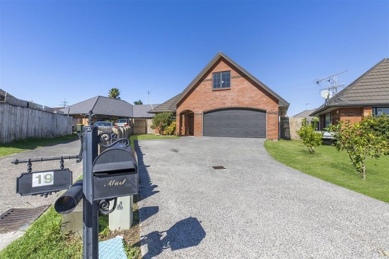 Photo of property in 19 Old Park Place, Takanini, 2112