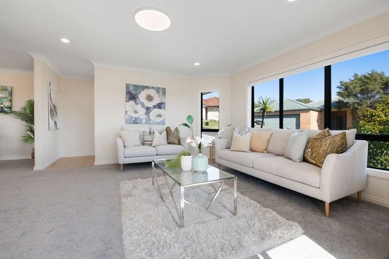 Photo of property in 19 Black Teal Close, Unsworth Heights, Auckland, 0632