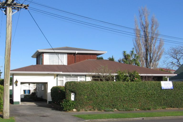 Photo of property in 8 Kent Crescent, Awapuni, Palmerston North, 4412