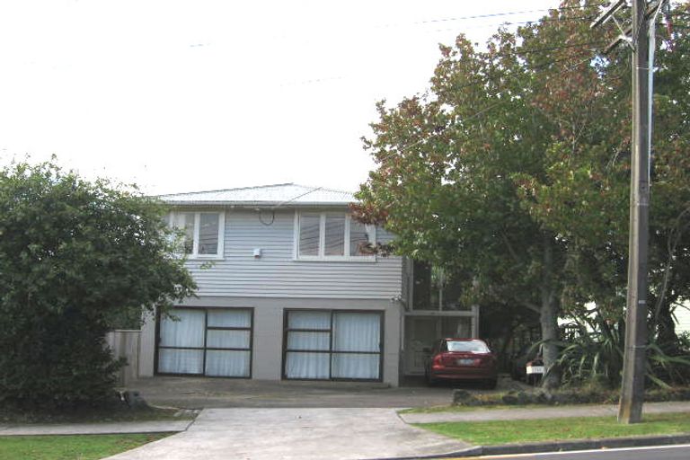 Photo of property in 124 View Road, Sunnyvale, Auckland, 0612