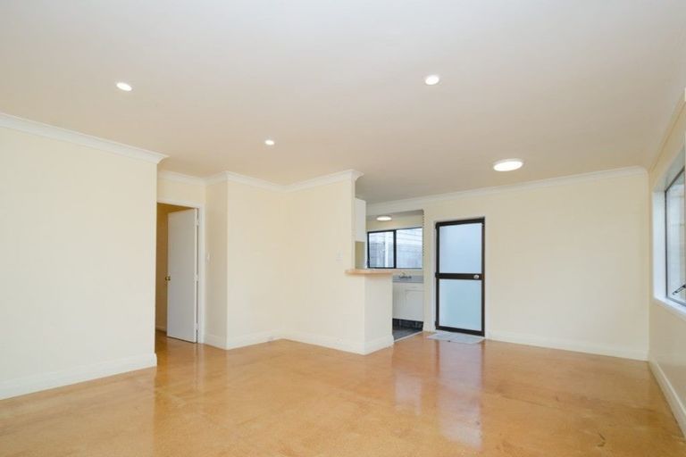 Photo of property in 19a Pisces Road, Glen Eden, Auckland, 0602