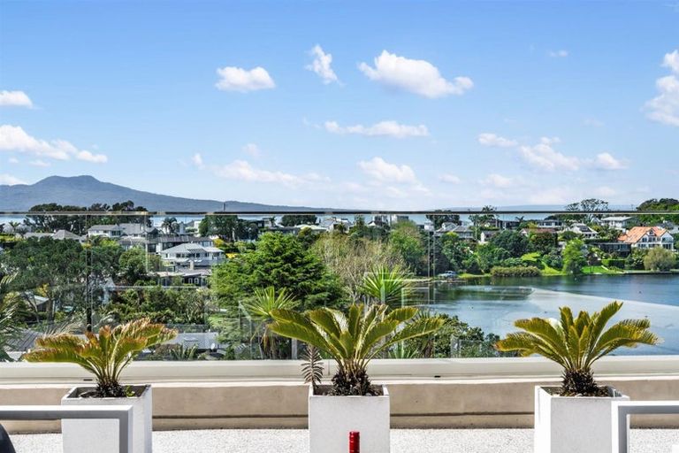 Photo of property in 1/90 Kitchener Road, Milford, Auckland, 0620