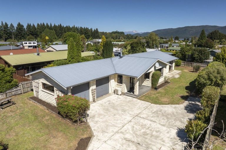 Photo of property in 64 Luxmore Drive, Te Anau, 9600