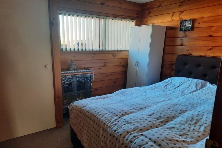 Photo of property in 2/70 Juniper Road, Sunnynook, Auckland, 0632