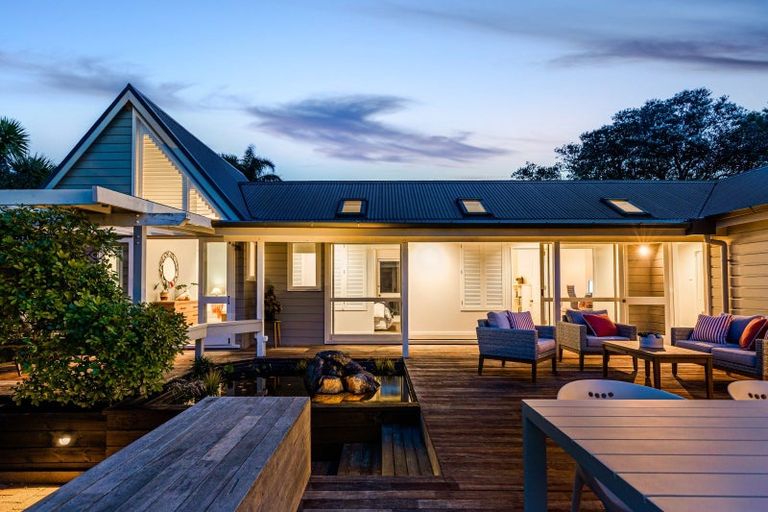 Photo of property in 12 Wairere Road, Torbay, Auckland, 0630