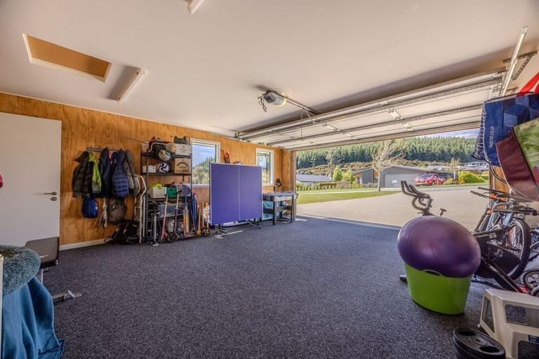 Photo of property in 63 Minaret Ridge, Wanaka, 9305