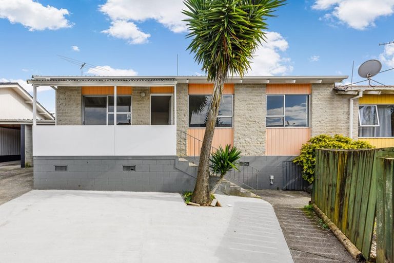 Photo of property in 2/51 Rimu Street, New Lynn, Auckland, 0600