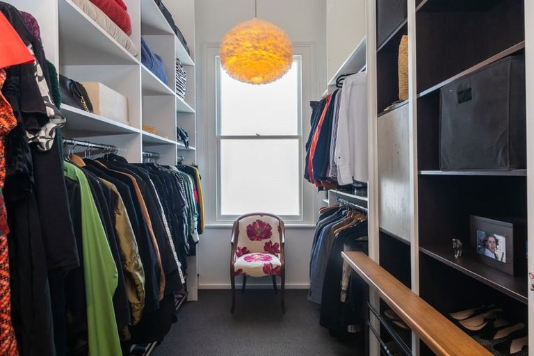 Photo of property in 42 Holly Road, St Albans, Christchurch, 8014