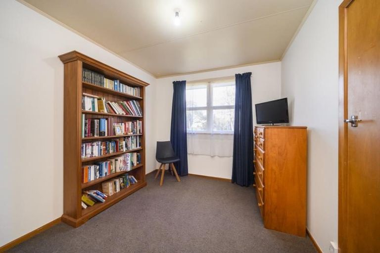 Photo of property in 56 Apollo Parade, Milson, Palmerston North, 4414