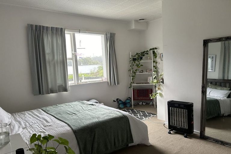 Photo of property in 2 Foyle Street, Island Bay, Wellington, 6023
