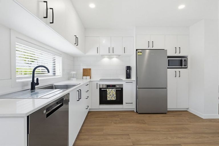 Photo of property in 2/15 Tilden Avenue, Hillcrest, Auckland, 0627