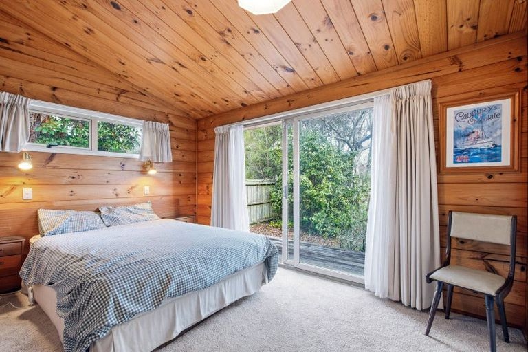 Photo of property in 4 Irwin Place, Kinloch, Taupo, 3377
