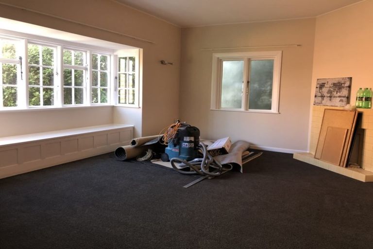 Photo of property in 1 Glasgow Street, Kelburn, Wellington, 6012