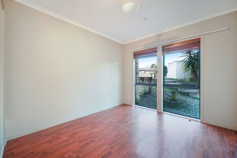 Photo of property in 42 Ysabel Crescent, The Gardens, Auckland, 2105