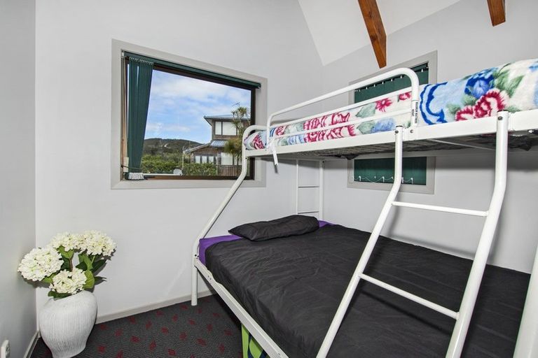 Photo of property in 25 Tapeka Road, Russell, 0202