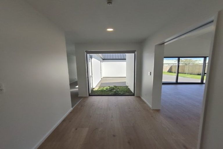 Photo of property in 21 Dray Place, Halswell, Christchurch, 8025
