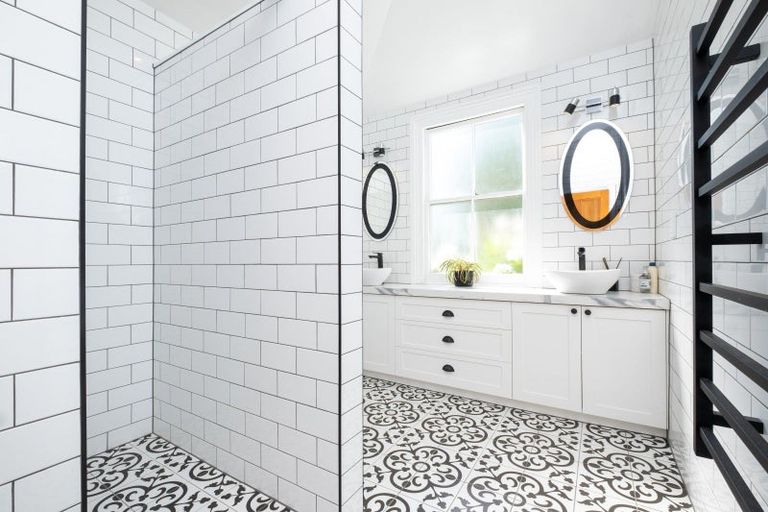 Photo of property in 2 Kaweka Place, Havelock North, 4130