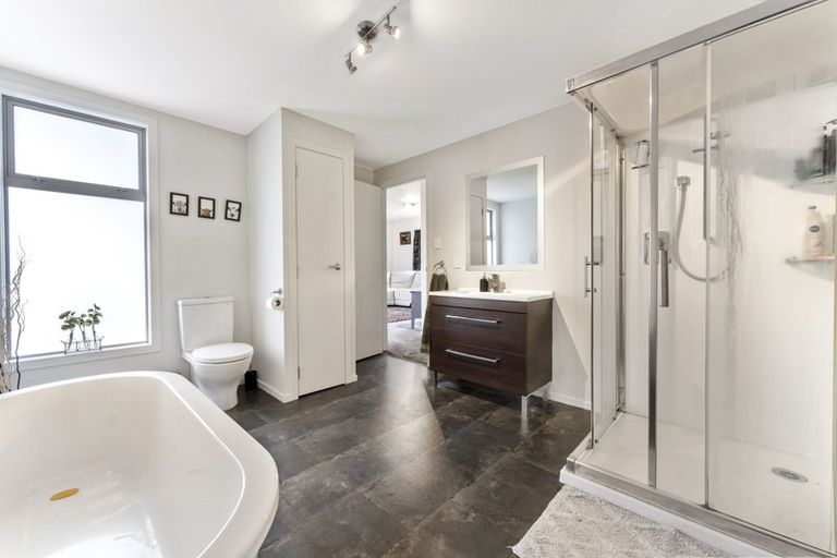 Photo of property in 129 Parewanui Road, Bulls, 4894