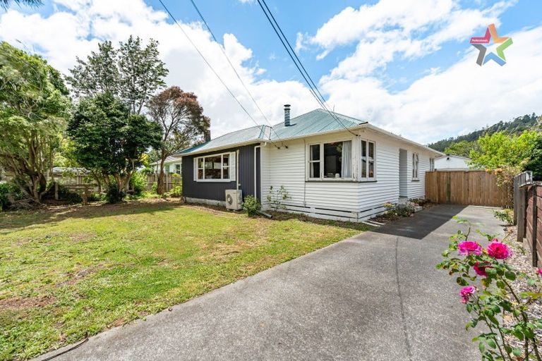 Photo of property in 5 Wood Street, Wainuiomata, Lower Hutt, 5014