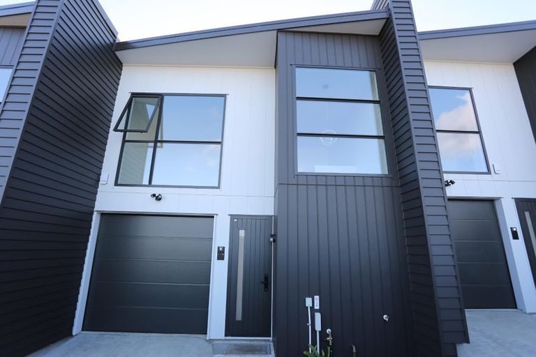 Photo of property in 13b King Richard Place, Browns Bay, Auckland, 0630