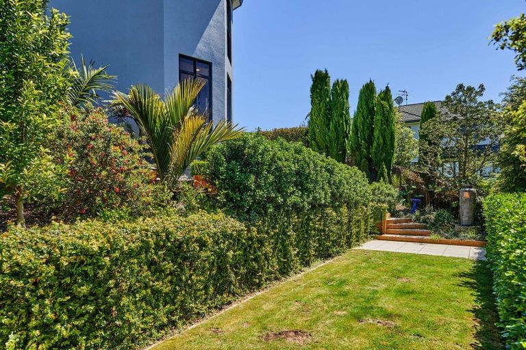 Photo of property in 17 Voyager Way, Whitby, Porirua, 5024