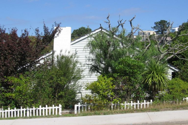 Photo of property in 86 Matipo Road, Mairangi Bay, Auckland, 0630