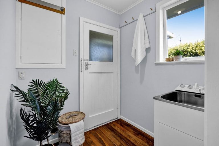 Photo of property in 211 Frankley Road, Frankleigh Park, New Plymouth, 4310