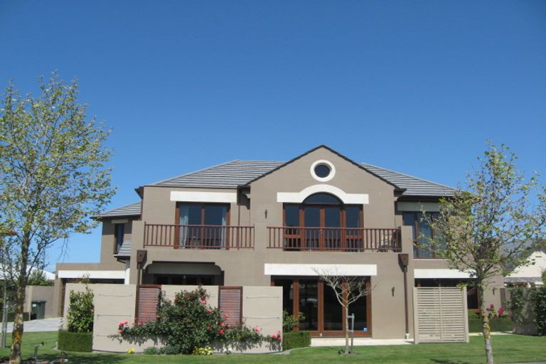 Photo of property in 52 Willowview Drive, Redwood, Christchurch, 8051