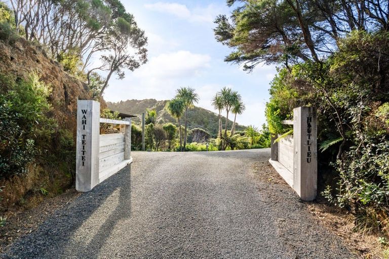 Photo of property in 347 Rockell Road, Whananaki, Hikurangi, 0181